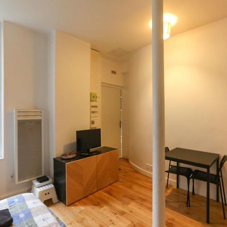 Nice And Comfortable Studio Apartment Paris Luaran gambar