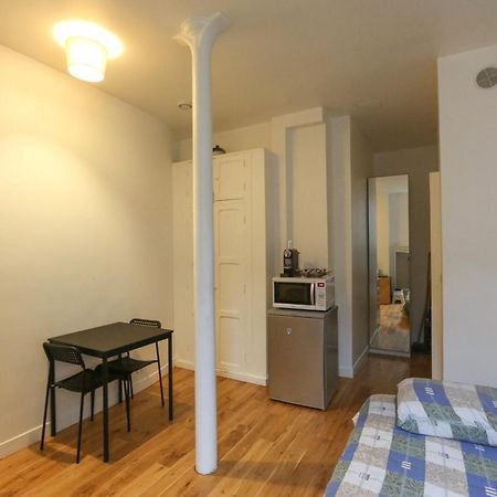 Nice And Comfortable Studio Apartment Paris Luaran gambar
