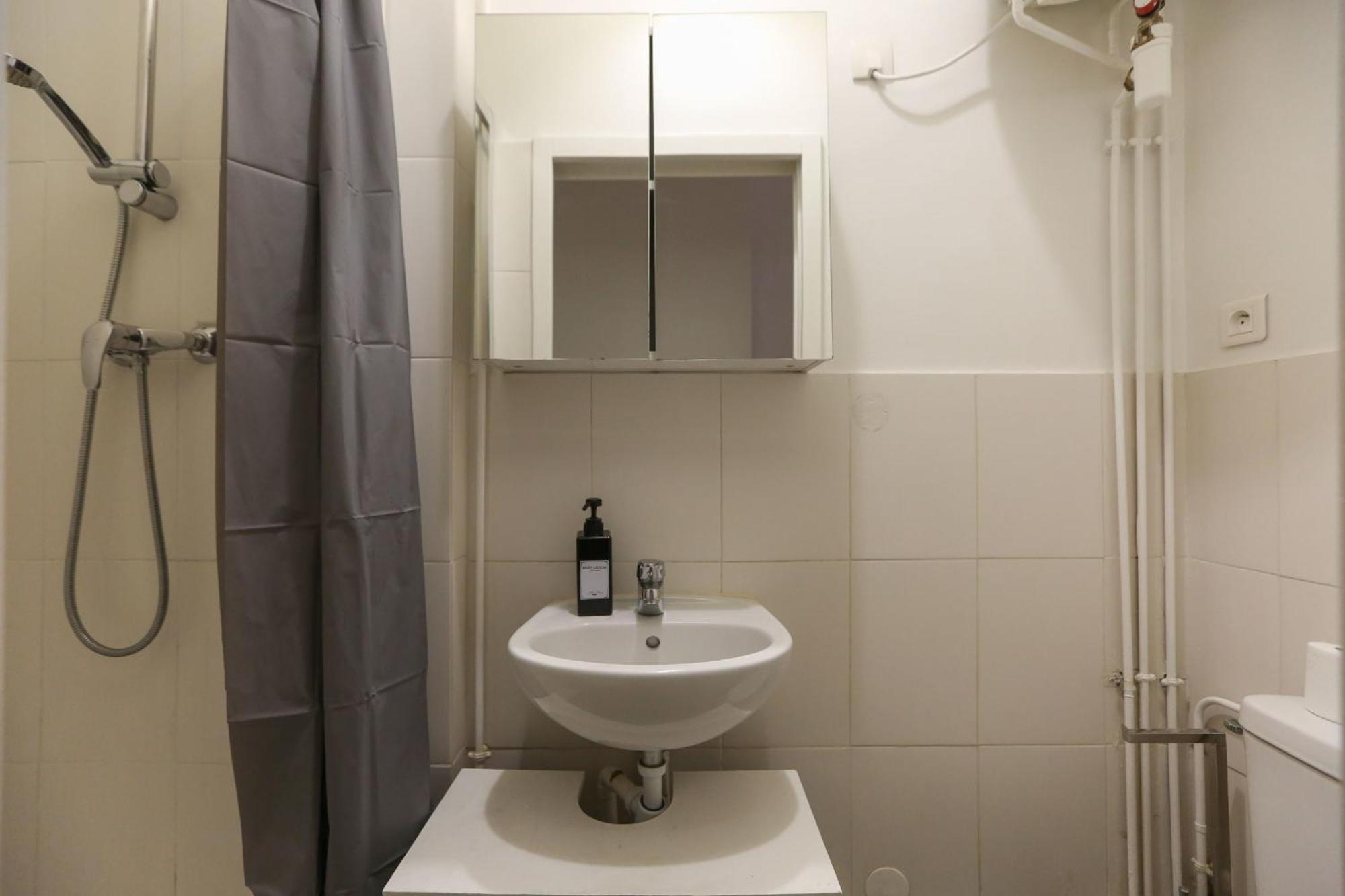 Nice And Comfortable Studio Apartment Paris Luaran gambar