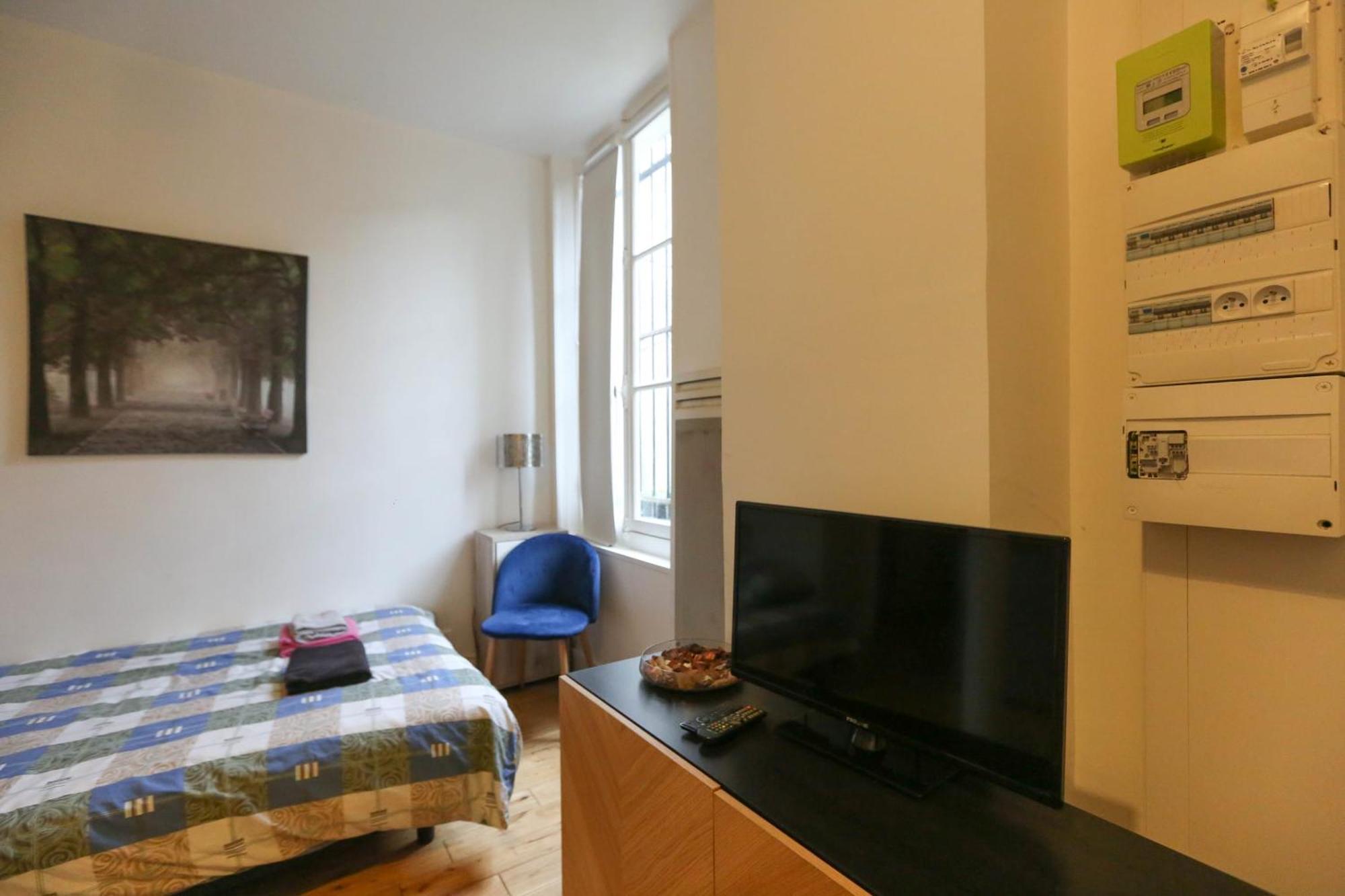 Nice And Comfortable Studio Apartment Paris Luaran gambar