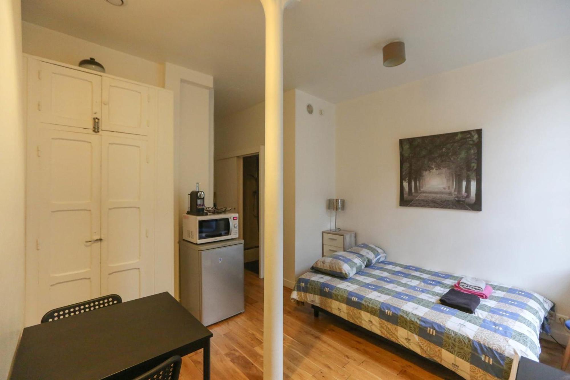 Nice And Comfortable Studio Apartment Paris Luaran gambar