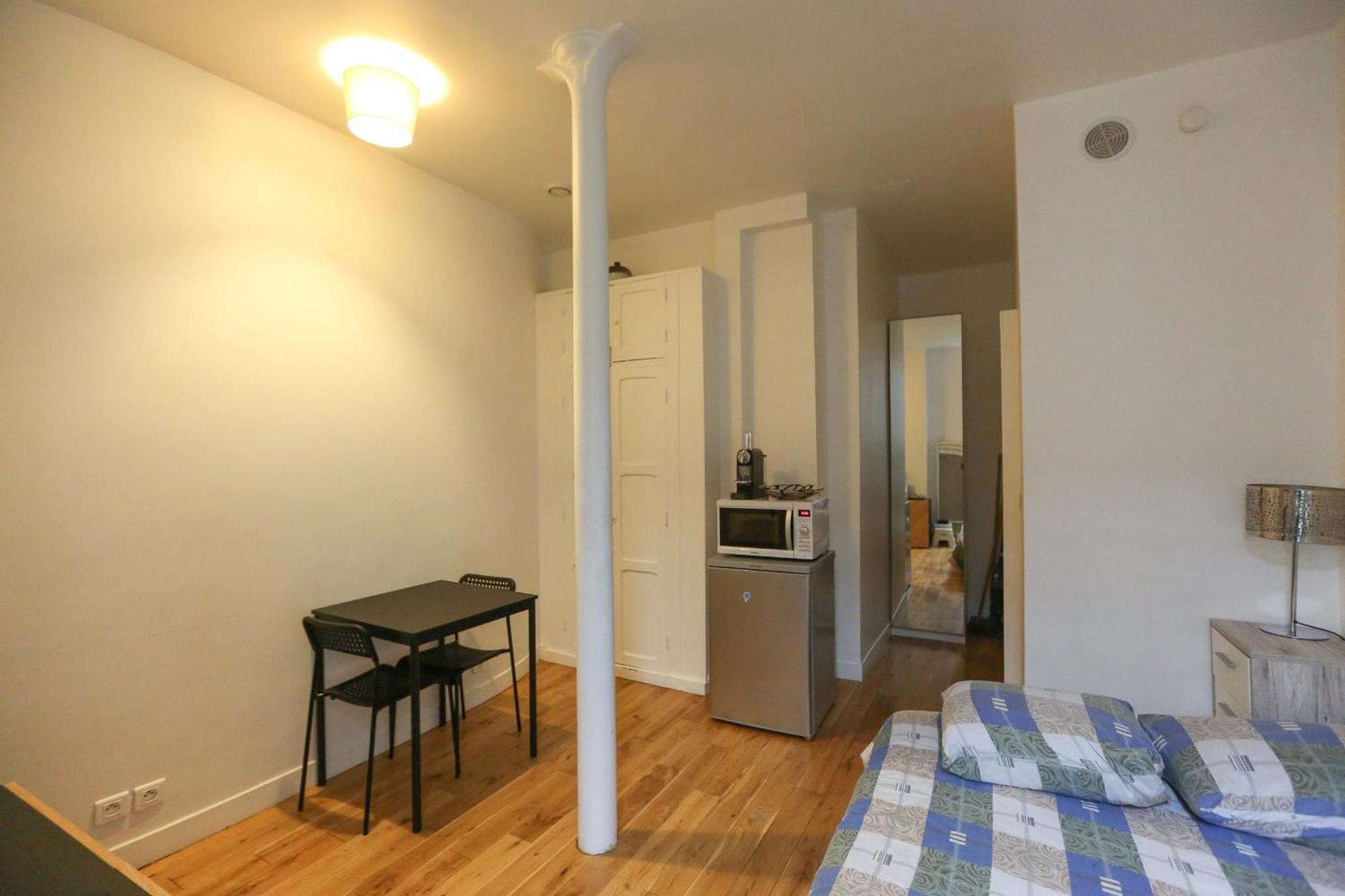 Nice And Comfortable Studio Apartment Paris Luaran gambar